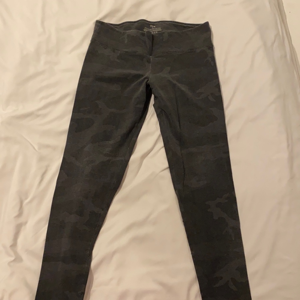 boutique camo leggings